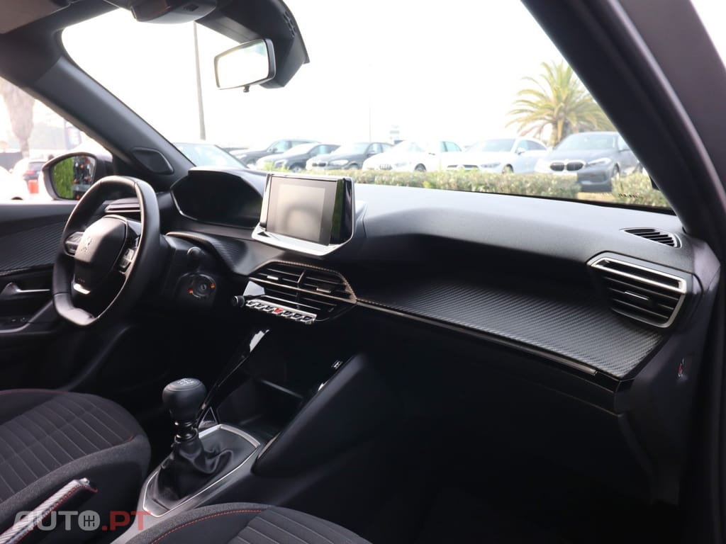 Peugeot 2008 1.2 PureTech Allure