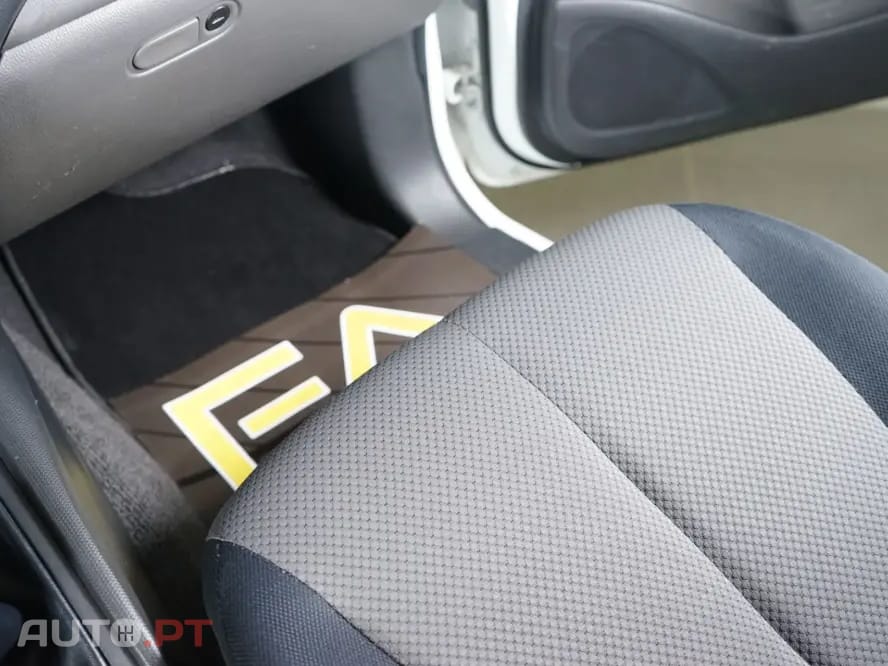 Mitsubishi L200 2.4 DI-D CD S.Cab 3L Instyle 4WD