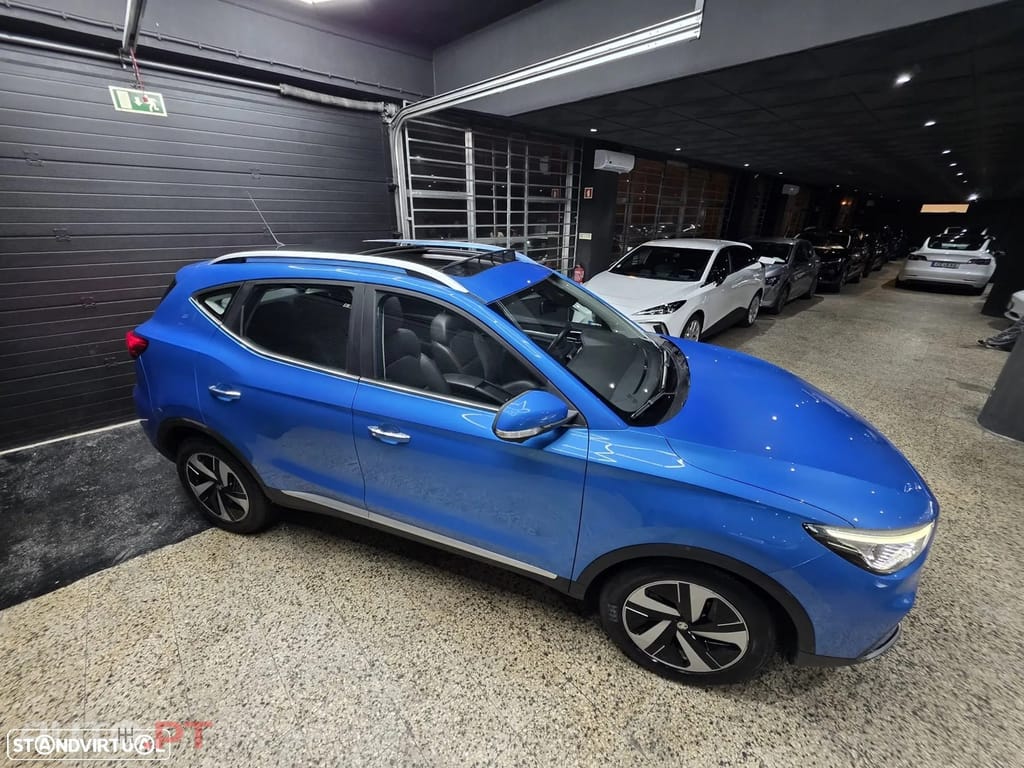 MG ZS EV 72.6 kWh Luxury OBC 11 kW