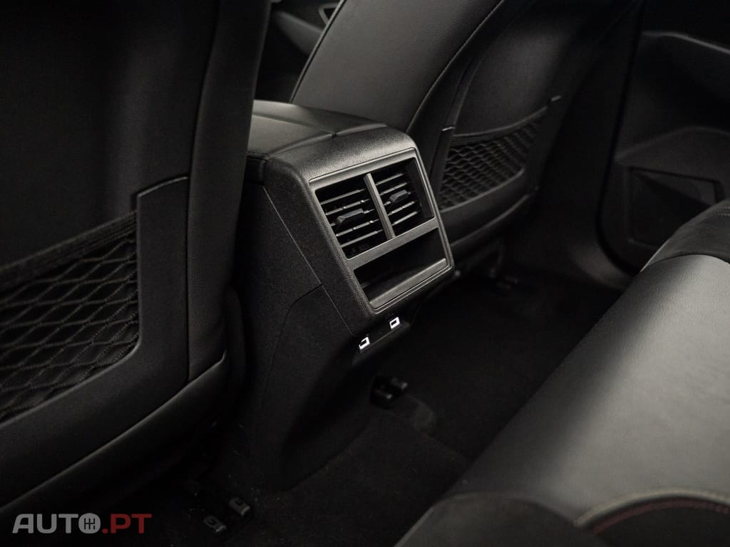 DS DS7 Crossback E-Tense Performance Line EAT8