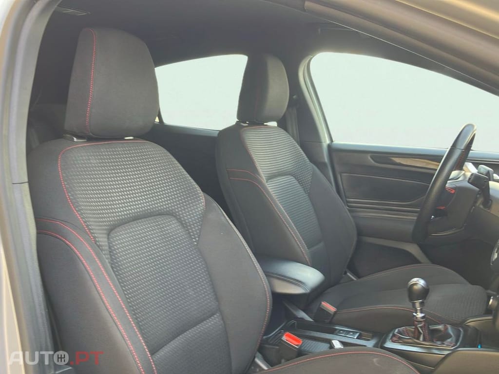 Ford Focus 1.0 EcoBoost MHEV ST-Line