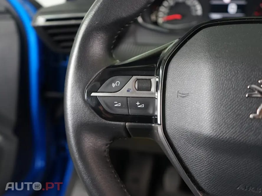 Peugeot 2008 1.2 PureTech Allure Pack
