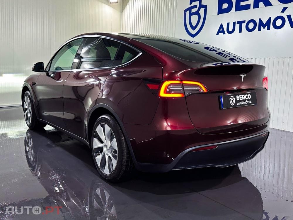 Tesla Model Y Long Range RWD