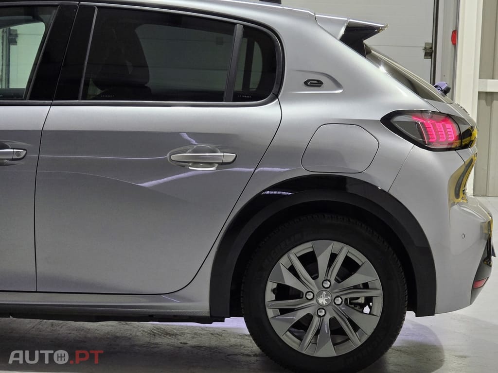 Peugeot E-208 50 kWh Allure