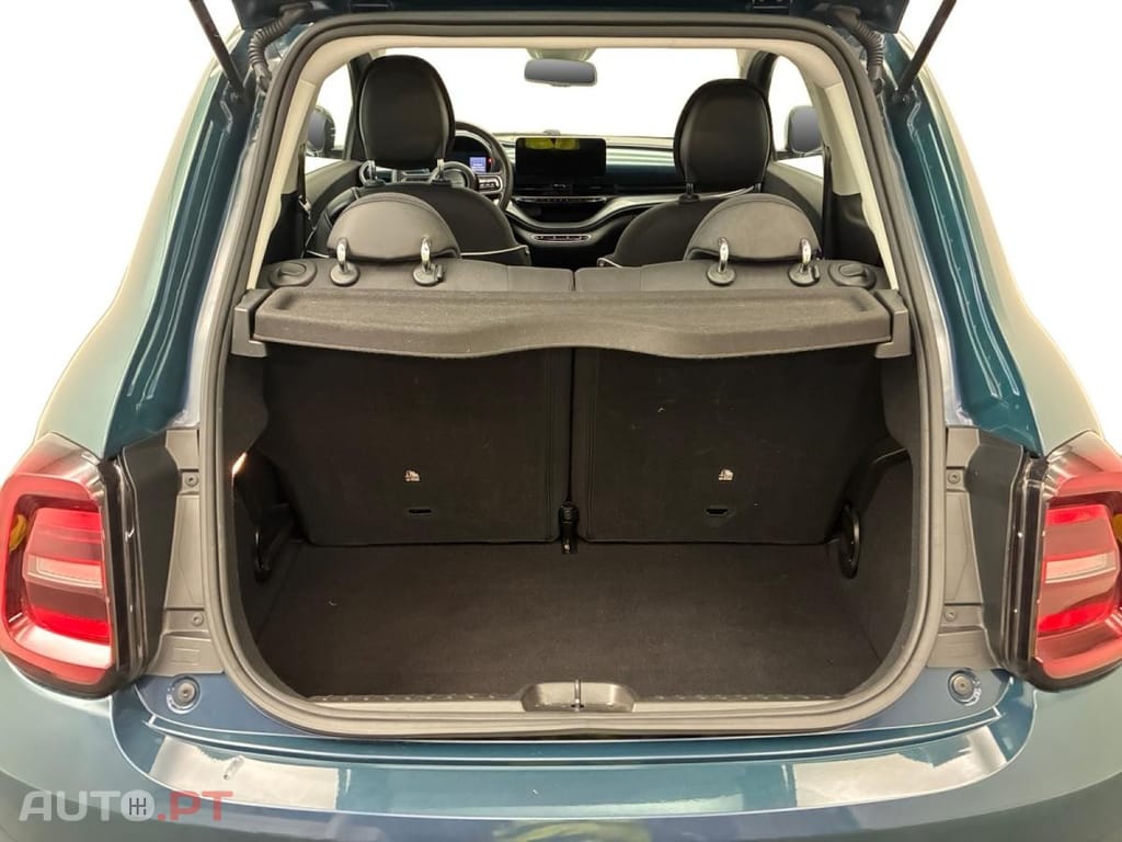 Fiat 500e La Prima