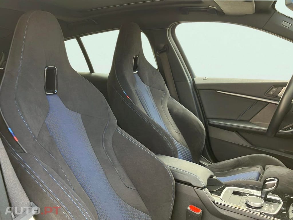 BMW 118 i Pack Desportivo M Auto