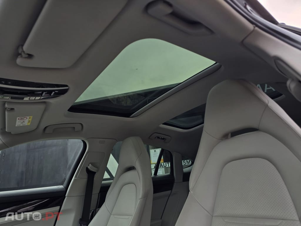 Porsche Panamera 4 E-Hybrid