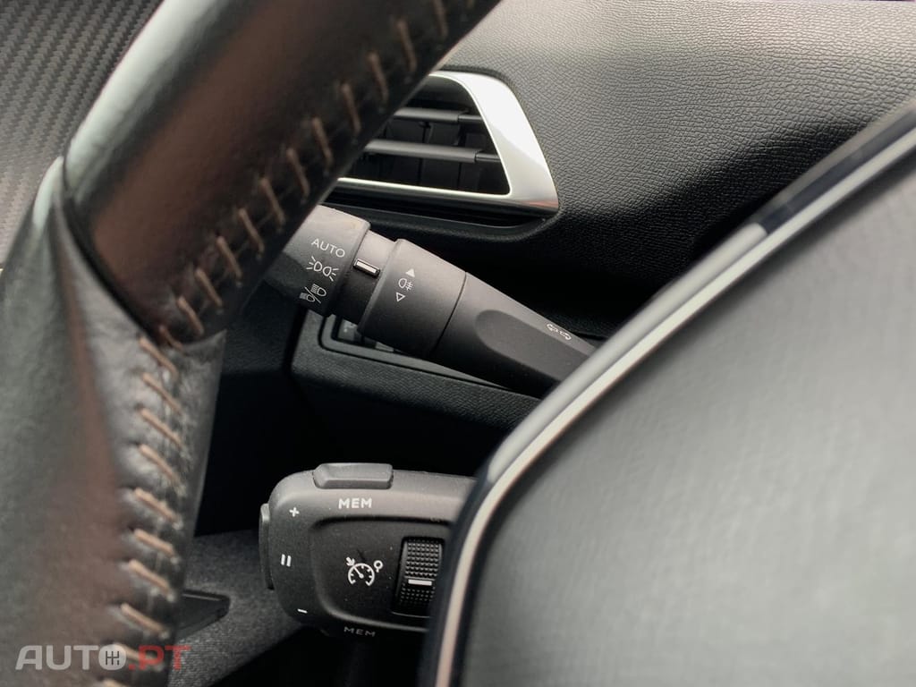 Peugeot 3008 1.5 BlueHDi Active Pack