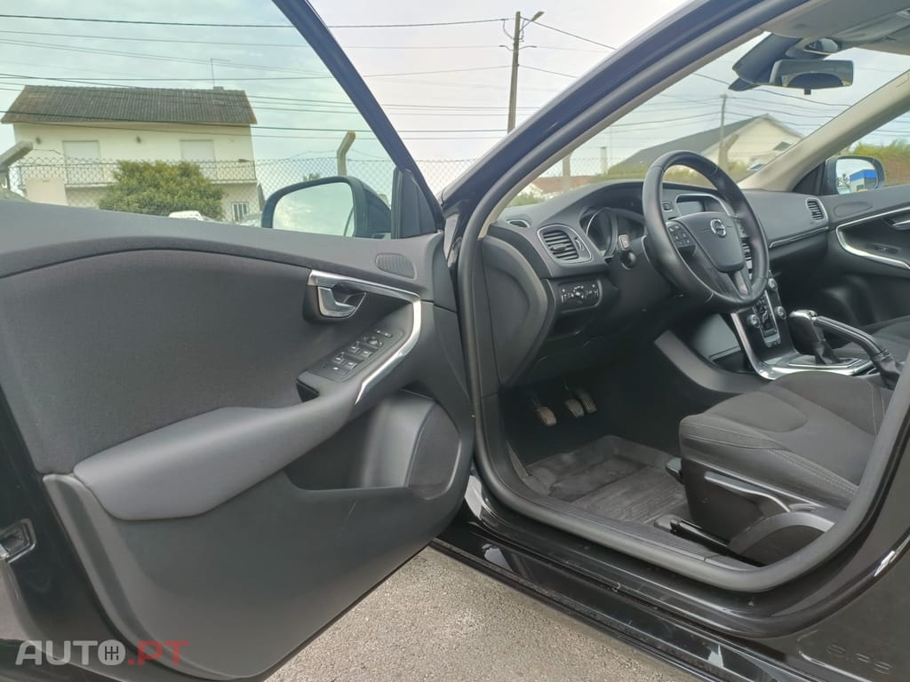 Volvo V40 2.0 D2 Momentum