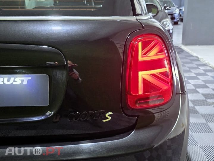 MINI Cooper Cooper SE
