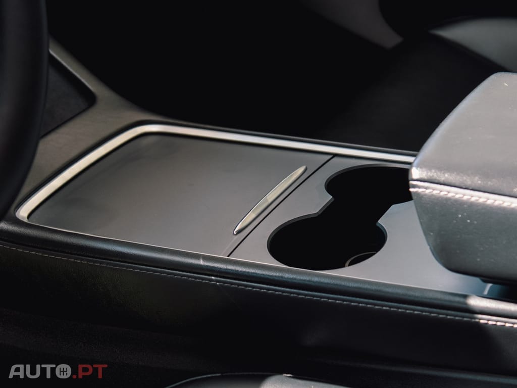 Tesla Model Y Long Range Dual Motor AWD