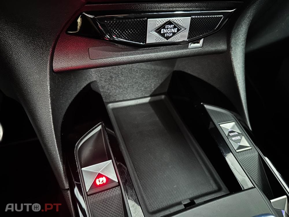 DS DS3 Crossback E-TENSE PERFORMANCE LINE