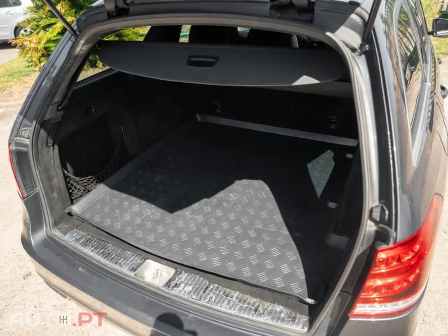 Mercedes-Benz E 300 Bluetec Hybrid Avantgarde