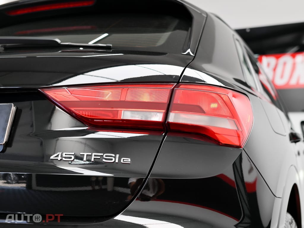Audi Q3 45 TFSIe S line S tronic