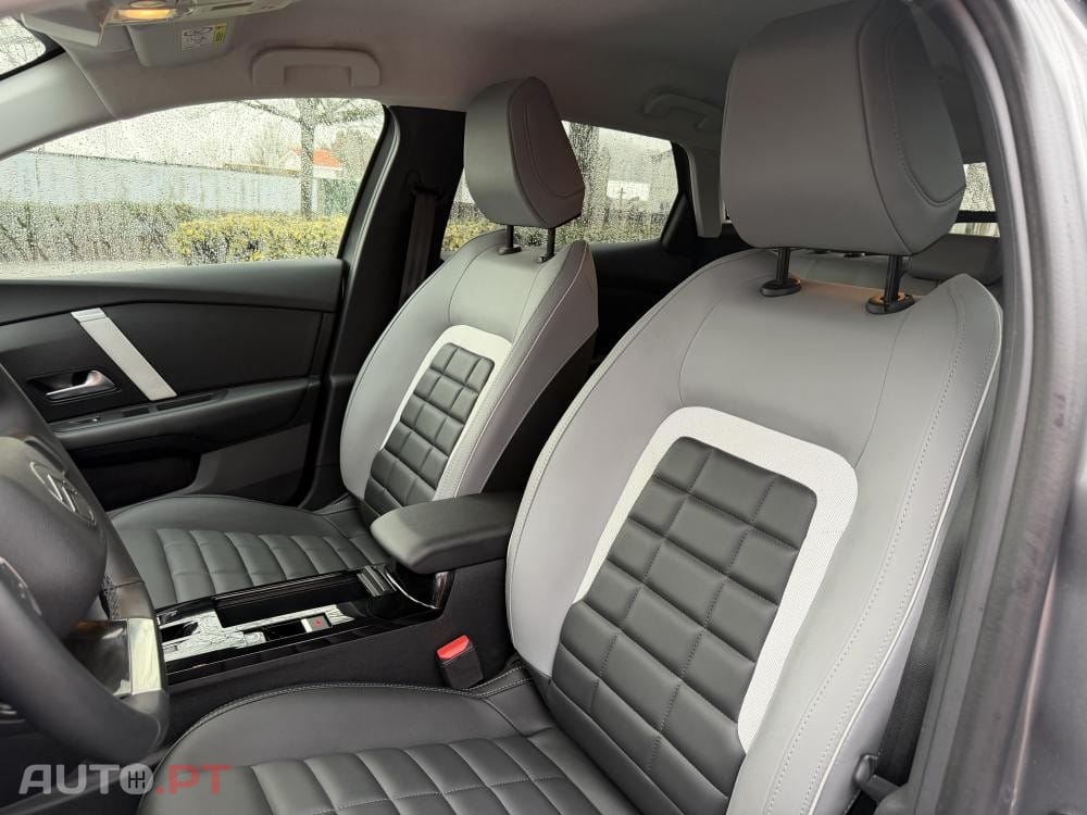 Citroen C4 PureTech 130 Stop&Start EAT8 PLUS