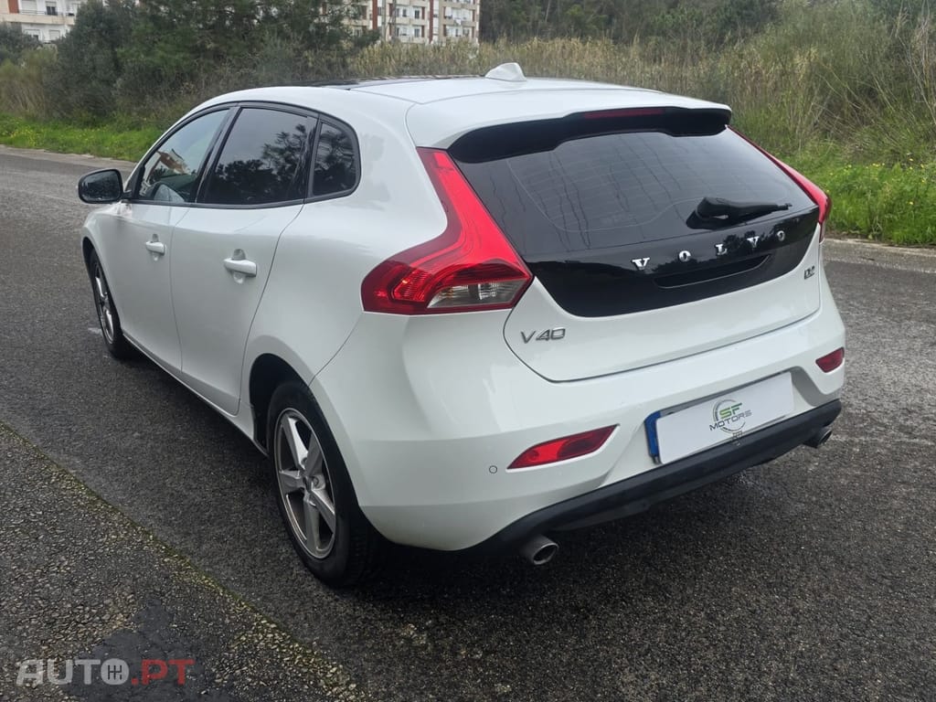 Volvo V40 2.0 D2 Kinetic Geartronic