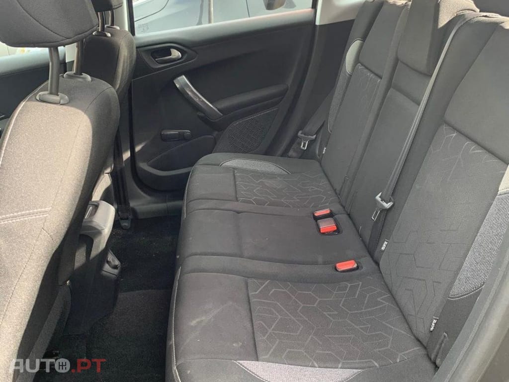 Peugeot 2008 1.5 BlueHDi Active