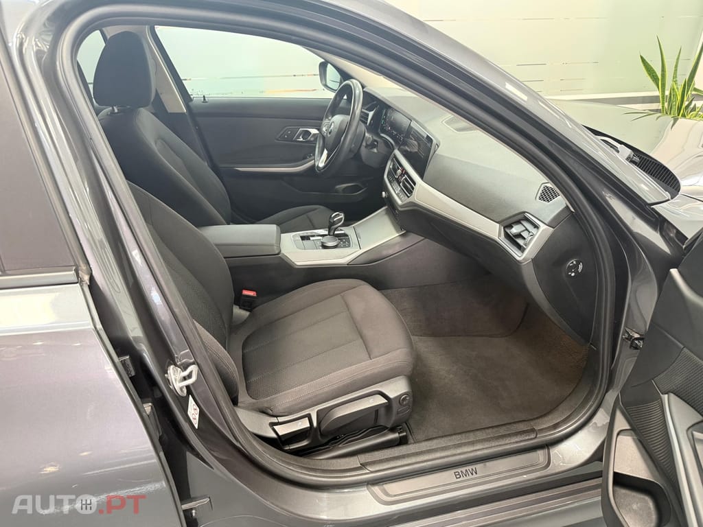 BMW 320 d Touring xDrive Line Sport Auto