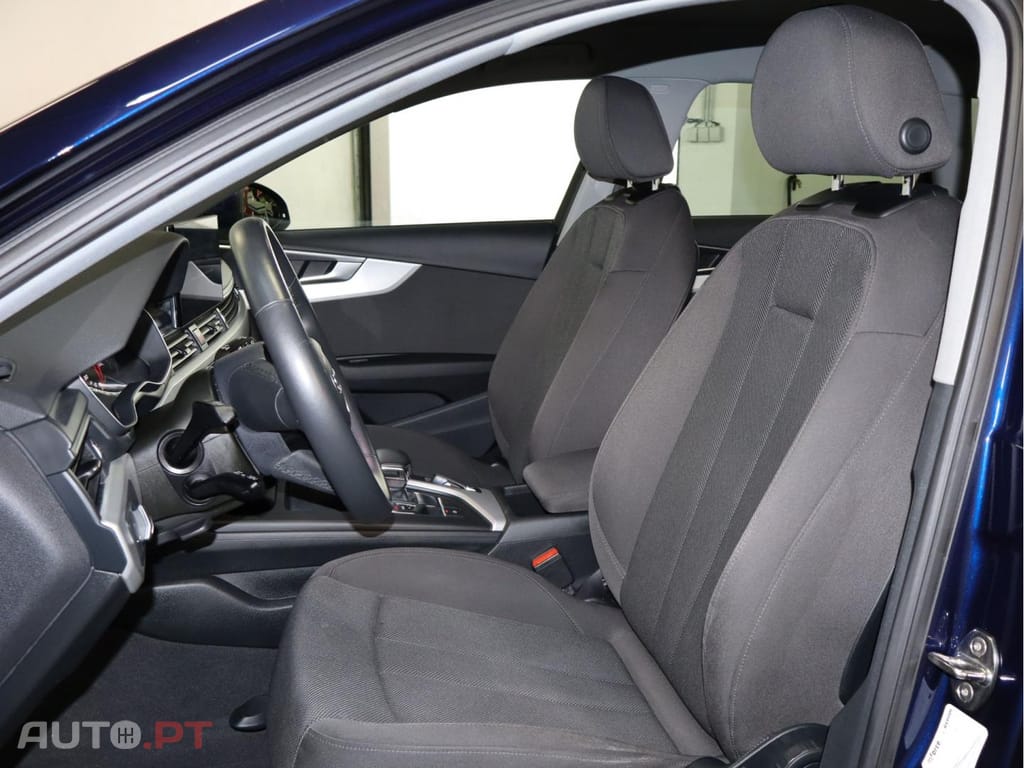 Audi A4 30 TDI S tronic Avant