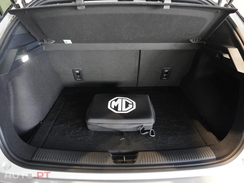 MG MG4 64 kWh Luxury