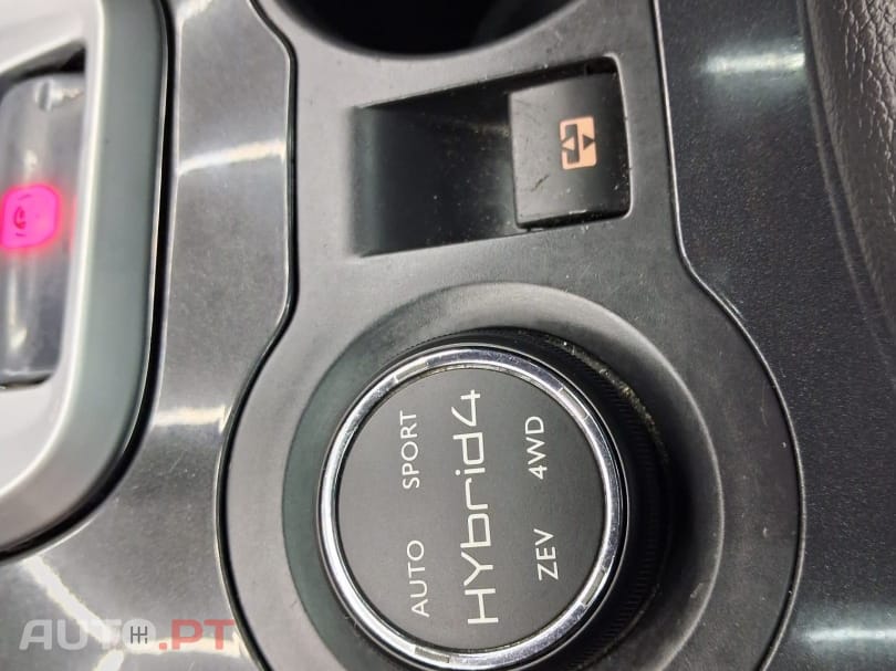 Peugeot 3008 2.0 HDi Hybrid4 Limited Edition — fotografia 16