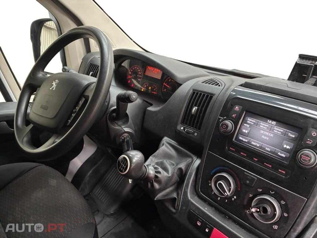 Peugeot Boxer 2.2 BlueHDi 335 L3H2 Premium