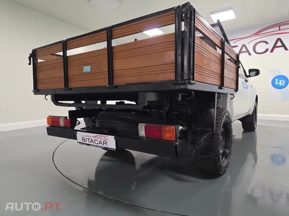 Toyota Hilux 2.4 D-4D 4WD CD CH