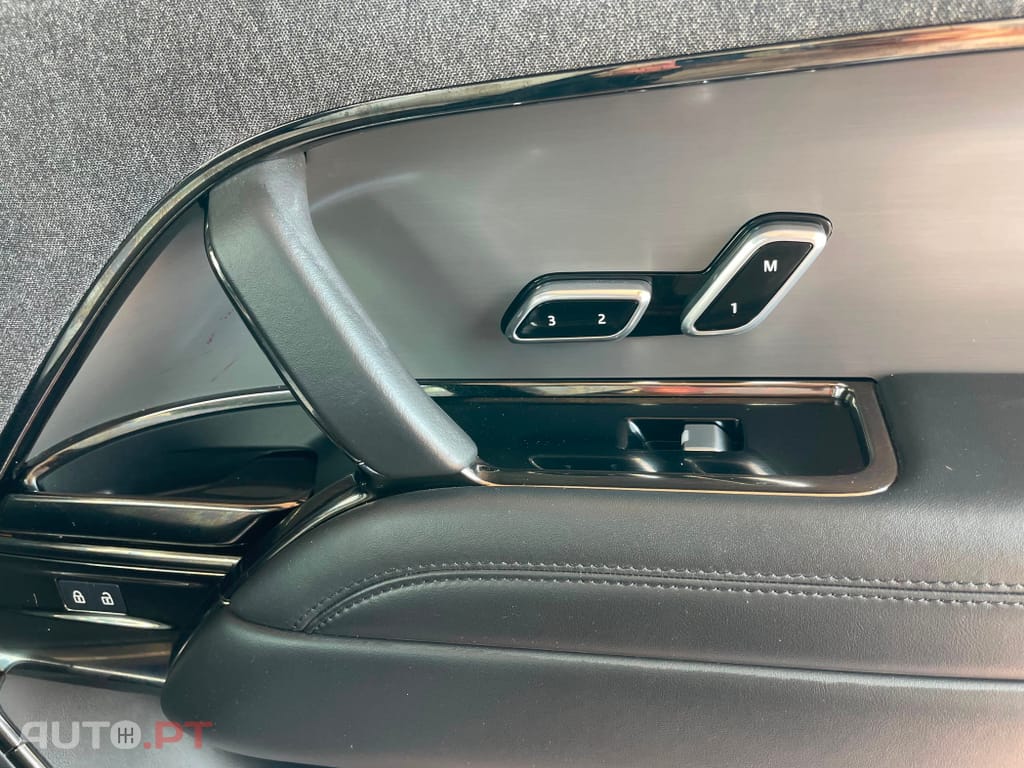 Land Rover Range Rover Sport P440e Dynamic SE