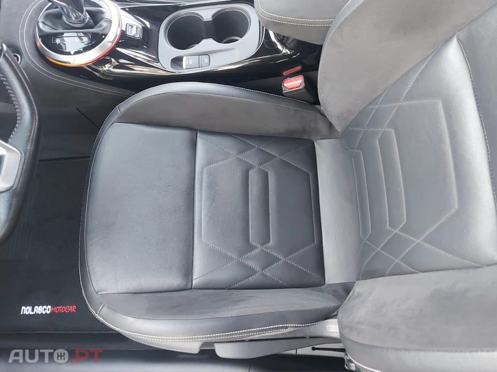 Nissan Juke 1.0 DIG-T N-Design C.Two Tone R.C.DCT — fotografia 27
