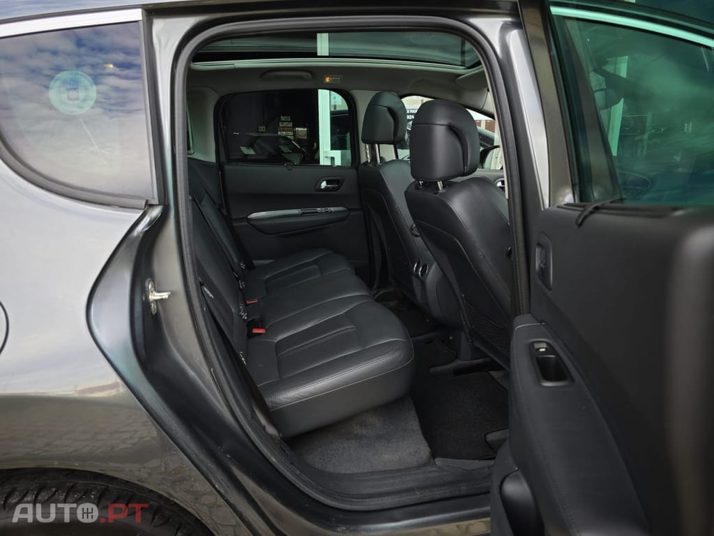 Peugeot 3008 1.6 e-HDi Executive CMP6