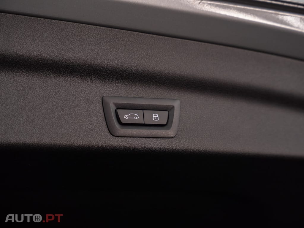 BMW X1 xDrive25e Pack Desportivo M