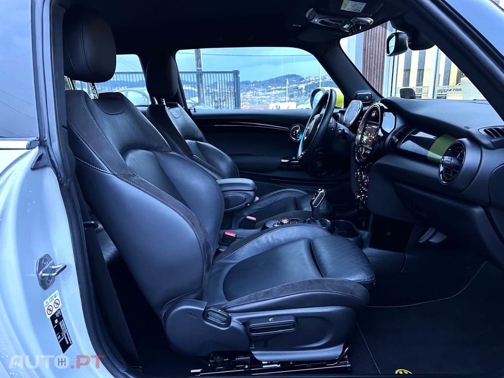 MINI Cooper Cooper SE