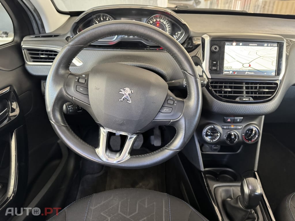 Peugeot 2008 1.2 PureTech Style — fotografia 14
