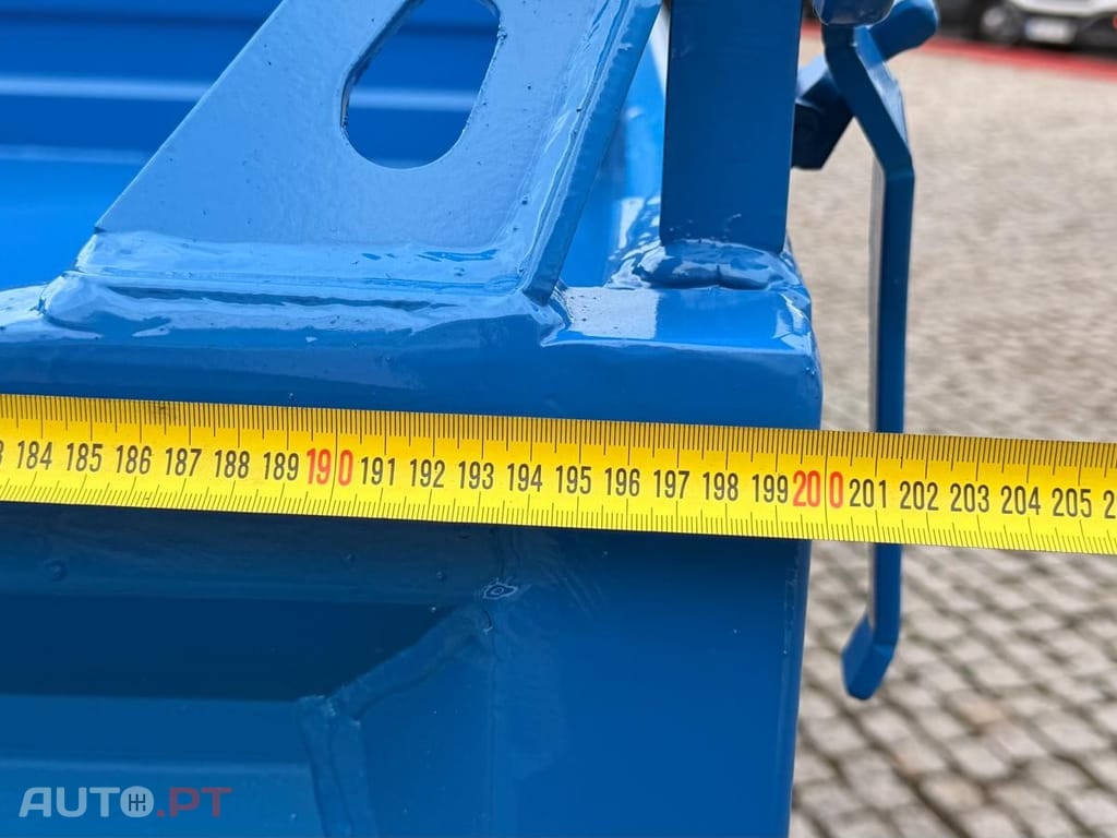 Toyota Dyna CAB. DUPLA + BASCULA