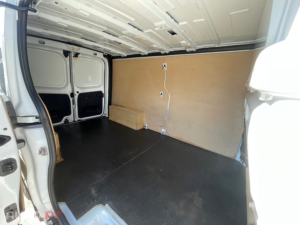 Renault Trafic 2.0 dCi Longa IVA Dedutível