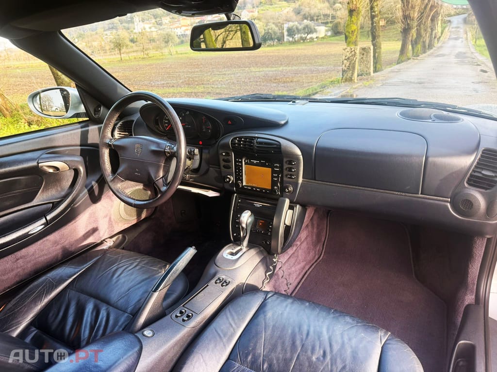 Porsche 911 Carrera 4 Cabrio