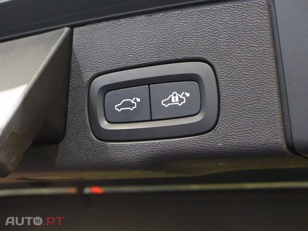 Volvo XC60 2.0 B4 Momentum