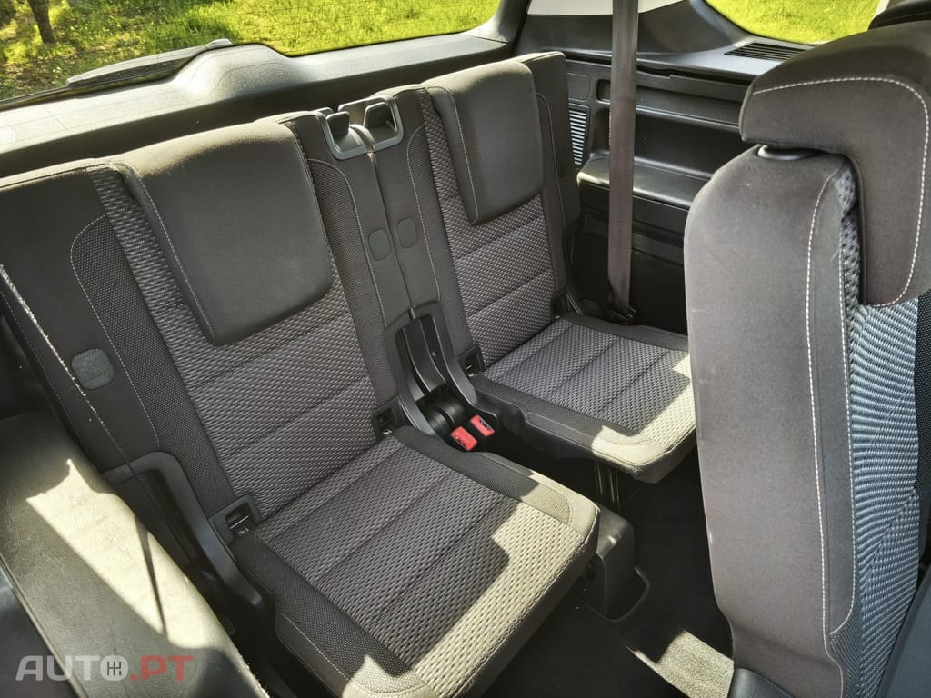 Volkswagen Touran 1.6 TDI Confortline DSG