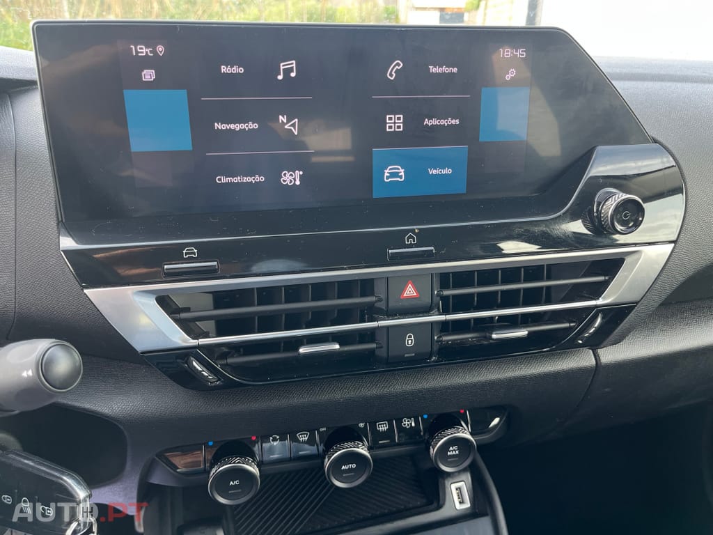 Citroen C4 PureTech 130 Stop&Start EAT8 SHINE