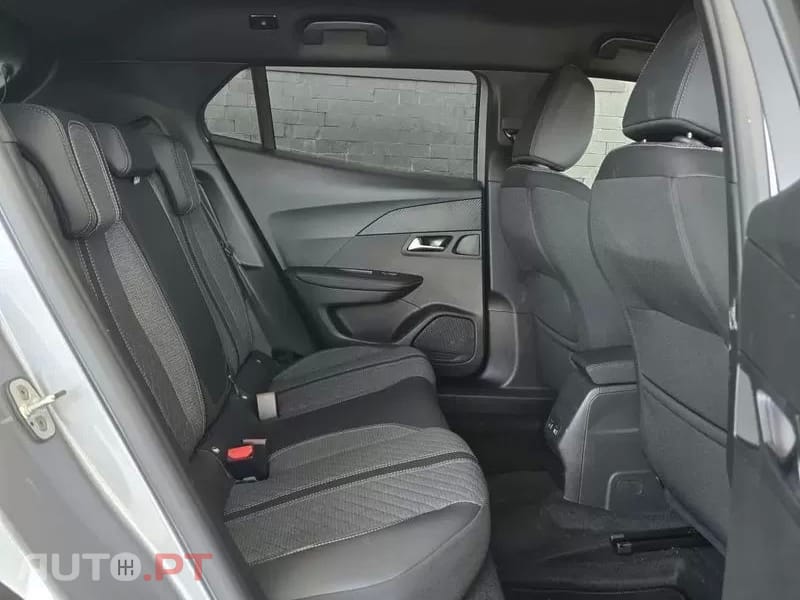 Peugeot E-2008 54 kWh Allure