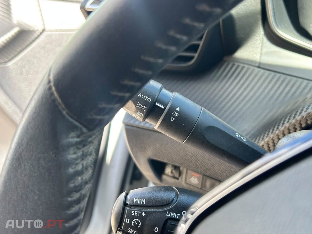 Peugeot 208 1.2 Pure Tech Style- Gasolina