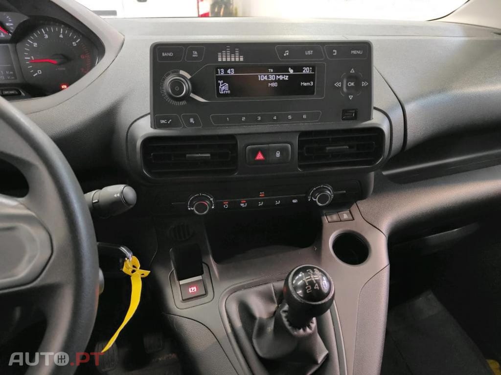 Peugeot Partner Pro Standard 1.5 BlueHDi 3 Lug.  -  IVA Dedutível