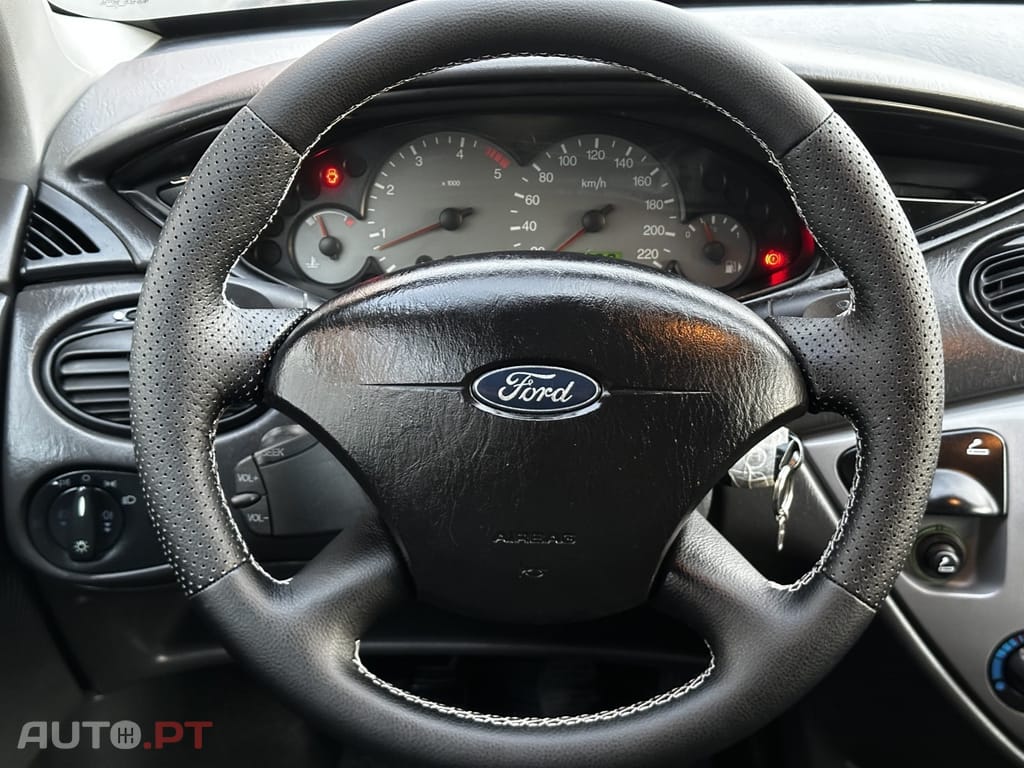 Ford Focus 1.8 TDdi Ghia