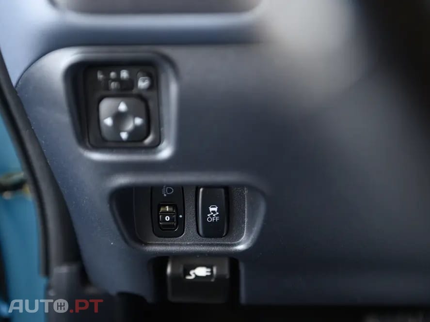 Peugeot iOn Active