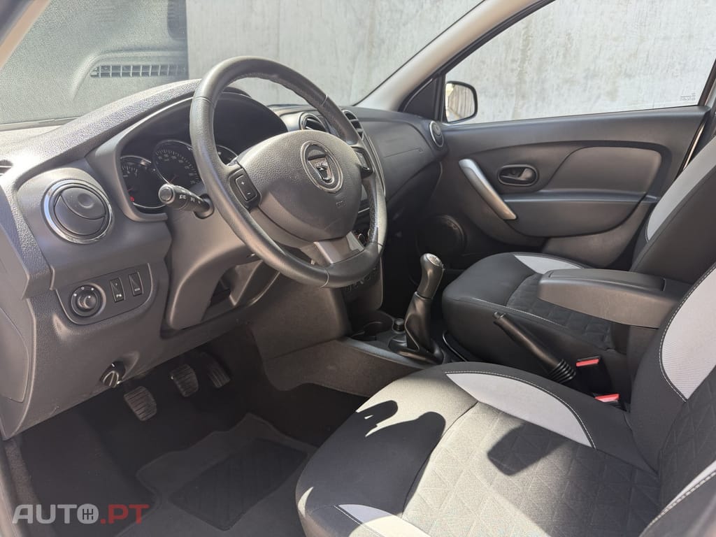 Dacia Sandero 1.5 dCi SL Stepway of Life — fotografia 10