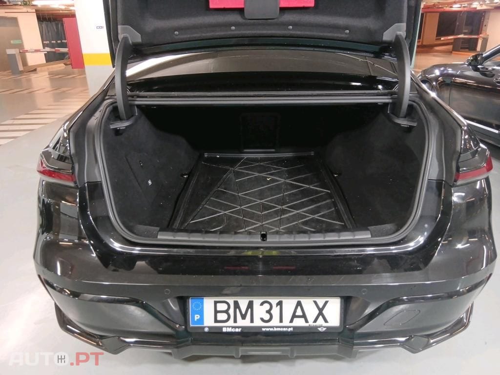 BMW i7 xDrive60 Pack Desportivo M Pro