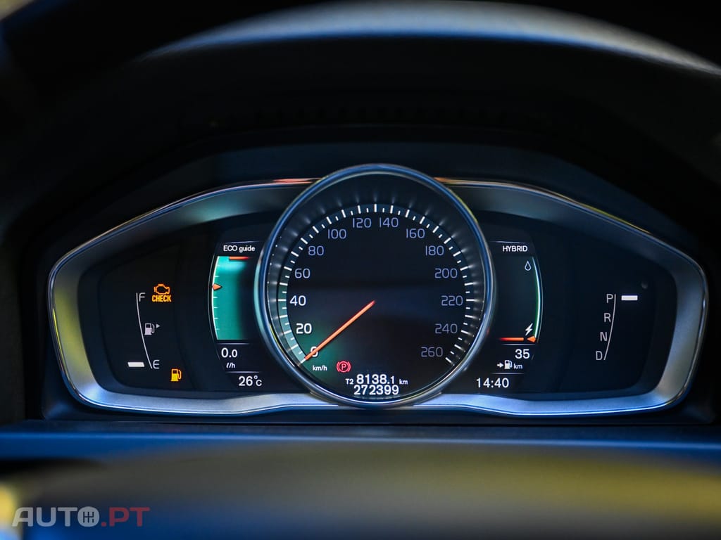 Volvo V60 2.4 D6 R-Design Momentum AWD Phev