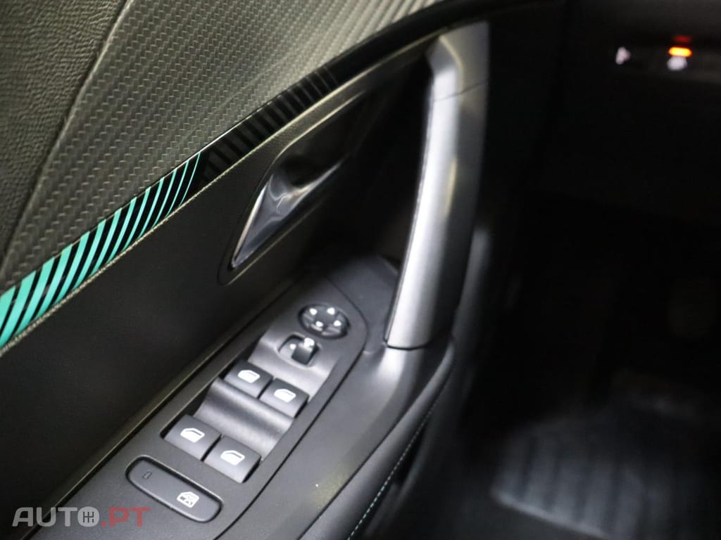 Peugeot 2008 1.2 PureTech  Allure
