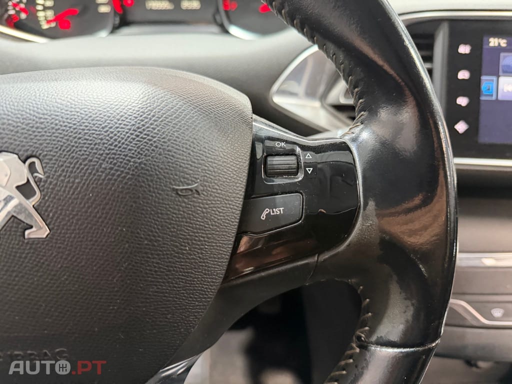 Peugeot 308 1.2 PureTech EAT6