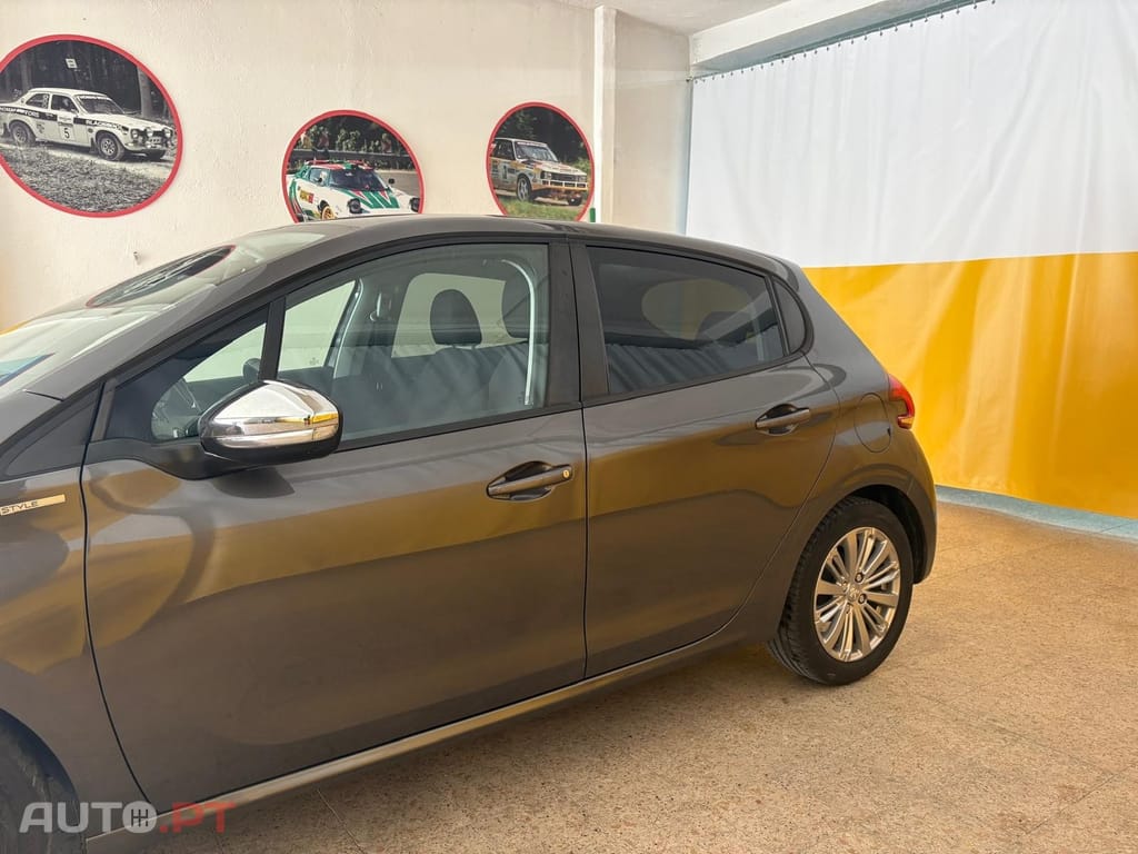 Peugeot 208 1.6 BlueHDi Style